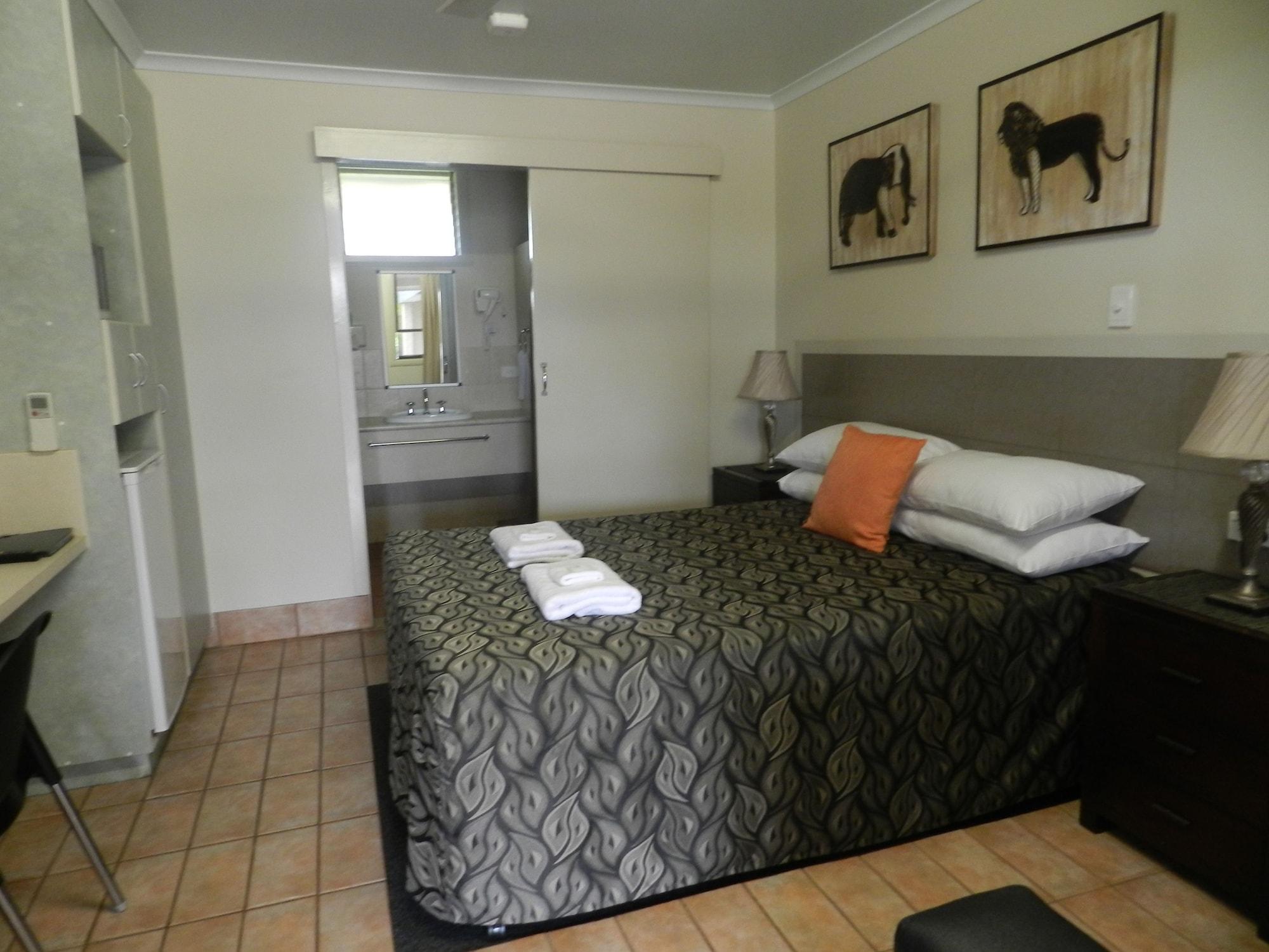 Golden Palms Motor Inn Bundaberg Exterior foto