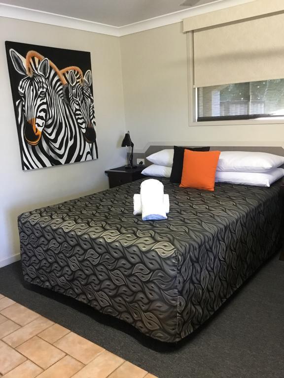 Golden Palms Motor Inn Bundaberg Exterior foto