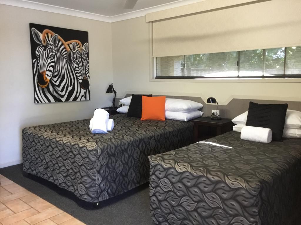 Golden Palms Motor Inn Bundaberg Exterior foto
